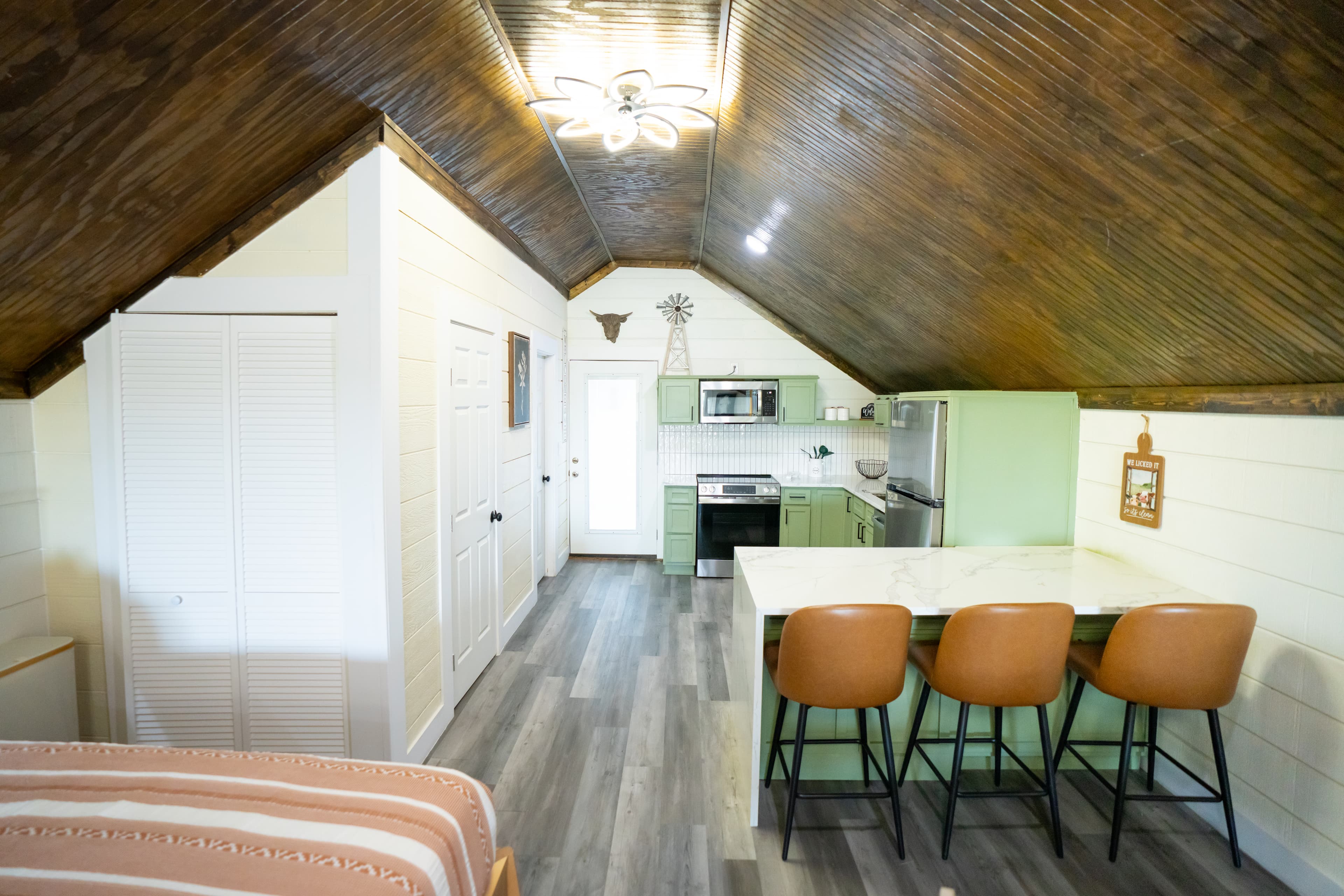 the red roost apartment